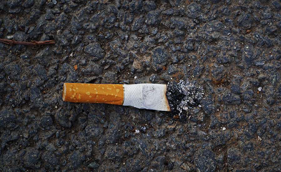 Wie umweltschädlich sind Zigarettenstummel?