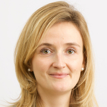 Dr. Eszter Simon