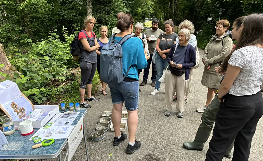 Bachspaziergang mit dem Oekotoxzentrum